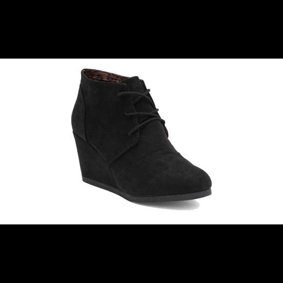 Booties from Buckle - Picture 1 of 4